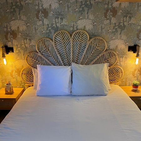 Péniche Le Pescalune - Chambre d'hôtes Arles Esterno foto