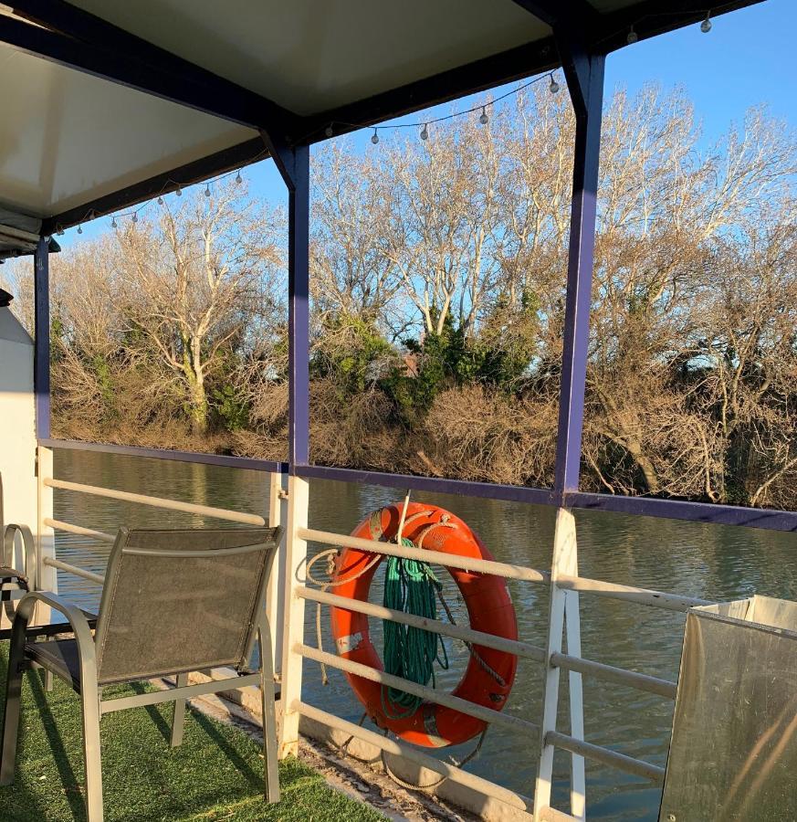 Péniche Le Pescalune - Chambre d'hôtes Arles Esterno foto