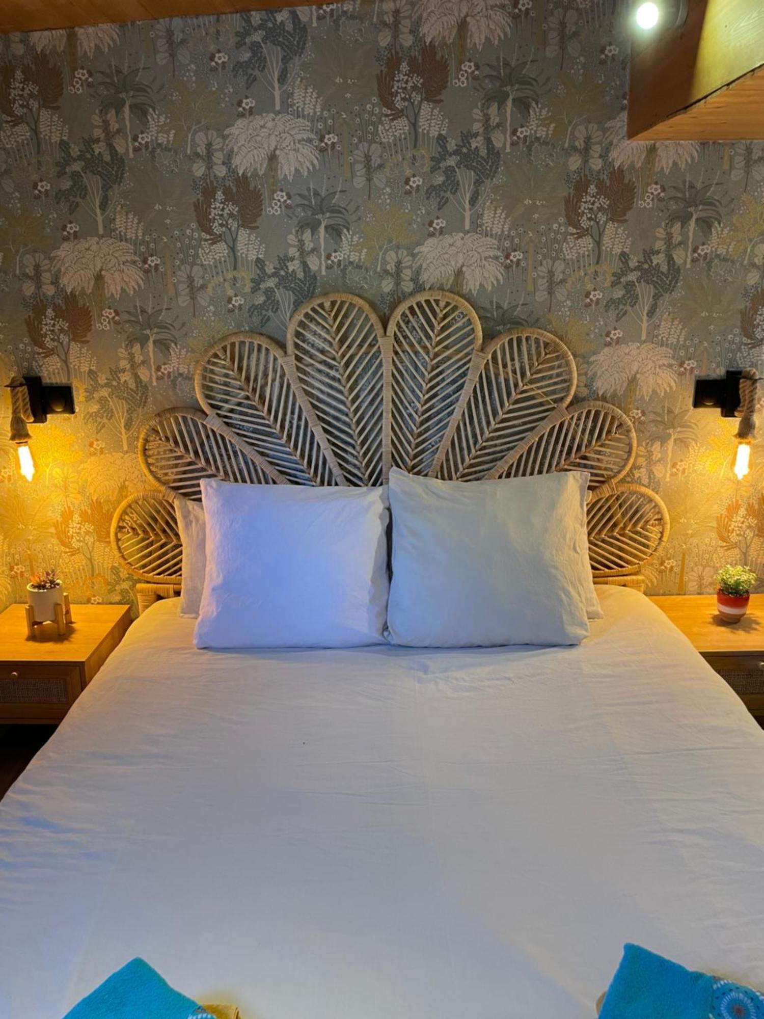 Péniche Le Pescalune - Chambre d'hôtes Arles Esterno foto