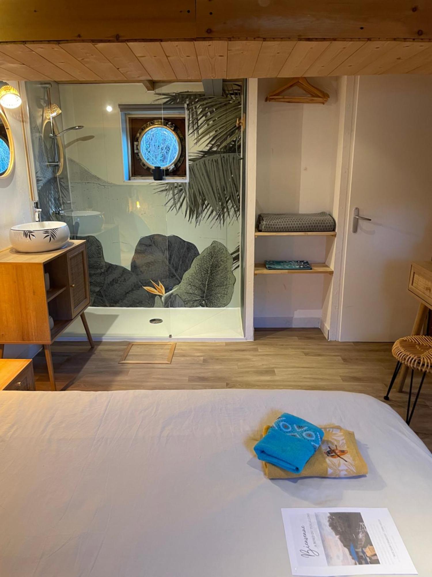 Péniche Le Pescalune - Chambre d'hôtes Arles Esterno foto