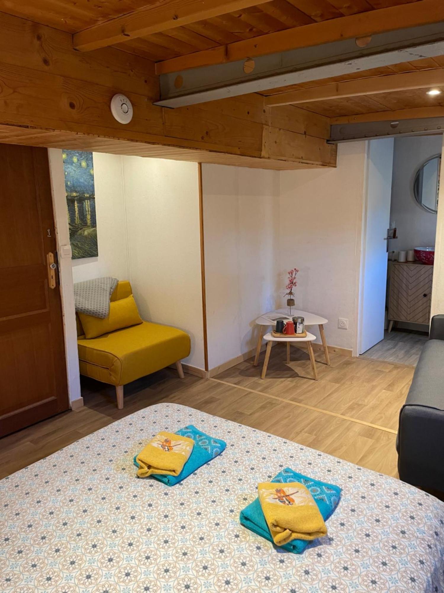Péniche Le Pescalune - Chambre d'hôtes Arles Esterno foto